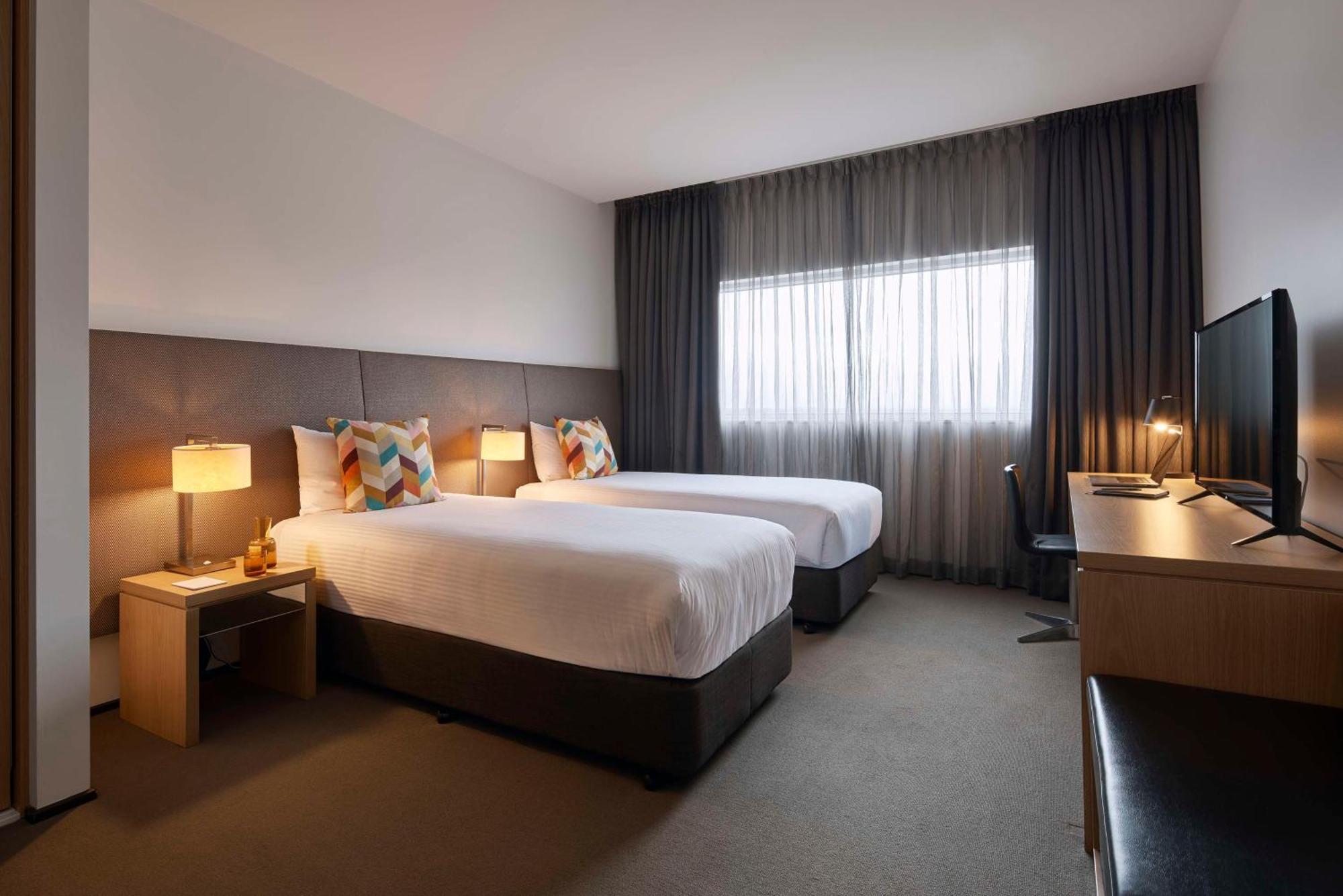 อตูรา แดนเดนอง Hotel Doveton ภายนอก รูปภาพ