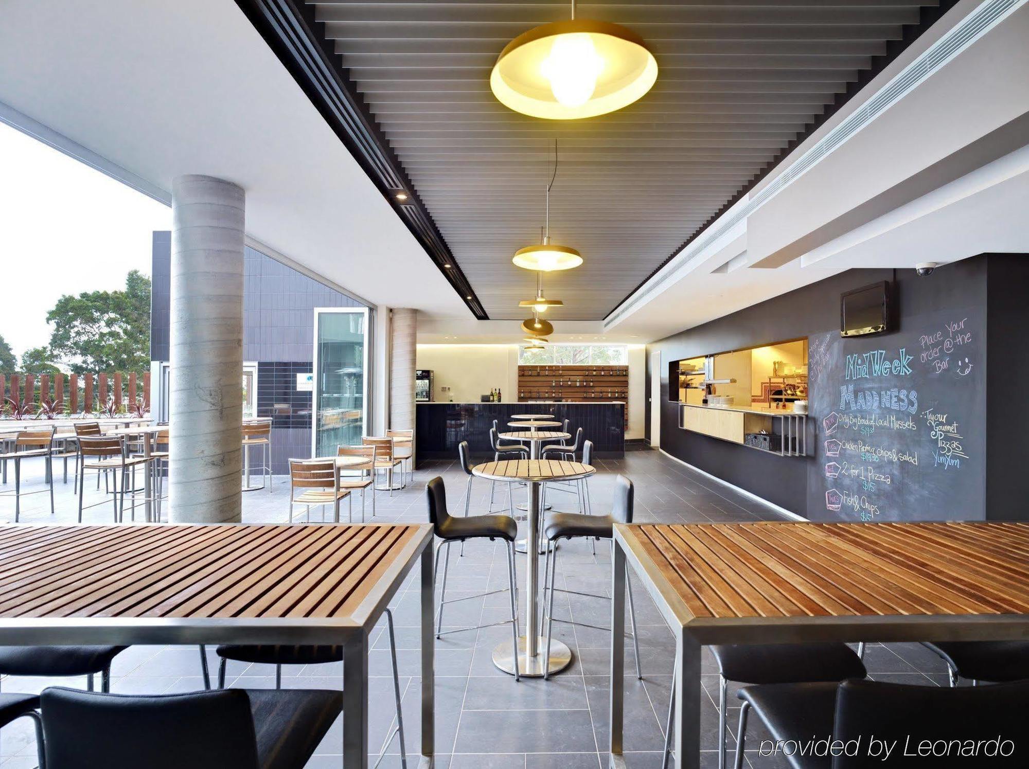 อตูรา แดนเดนอง Hotel Doveton ภายนอก รูปภาพ