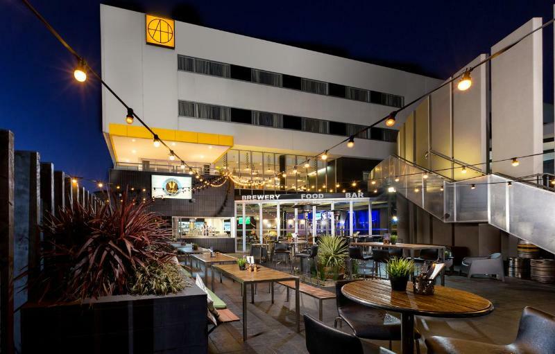 อตูรา แดนเดนอง Hotel Doveton ภายนอก รูปภาพ