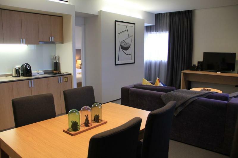 อตูรา แดนเดนอง Hotel Doveton ภายนอก รูปภาพ